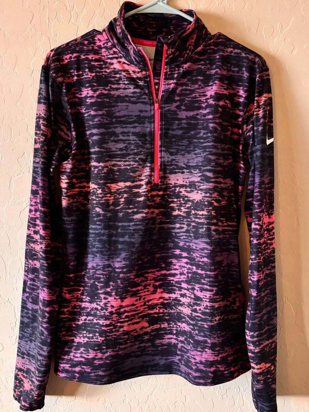 Nike Women’s Black & Pink Quarter-Zip Active Pullover Size Large
